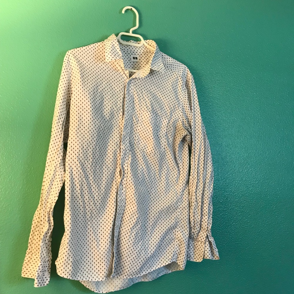 White long sleeve button up w/ red & blue pattern